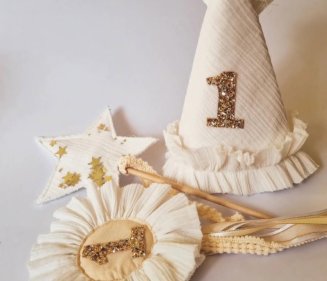 کلاه تولد و چوب دستی